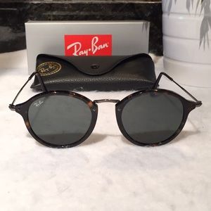 Ray-Ban Round Flecks